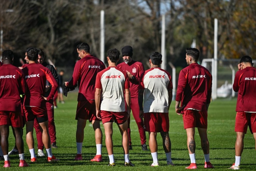 Una buena y una mala: ¿A qué futbolista seguirá con atención Domínguez en el inicio de una larga semana de preparación?
