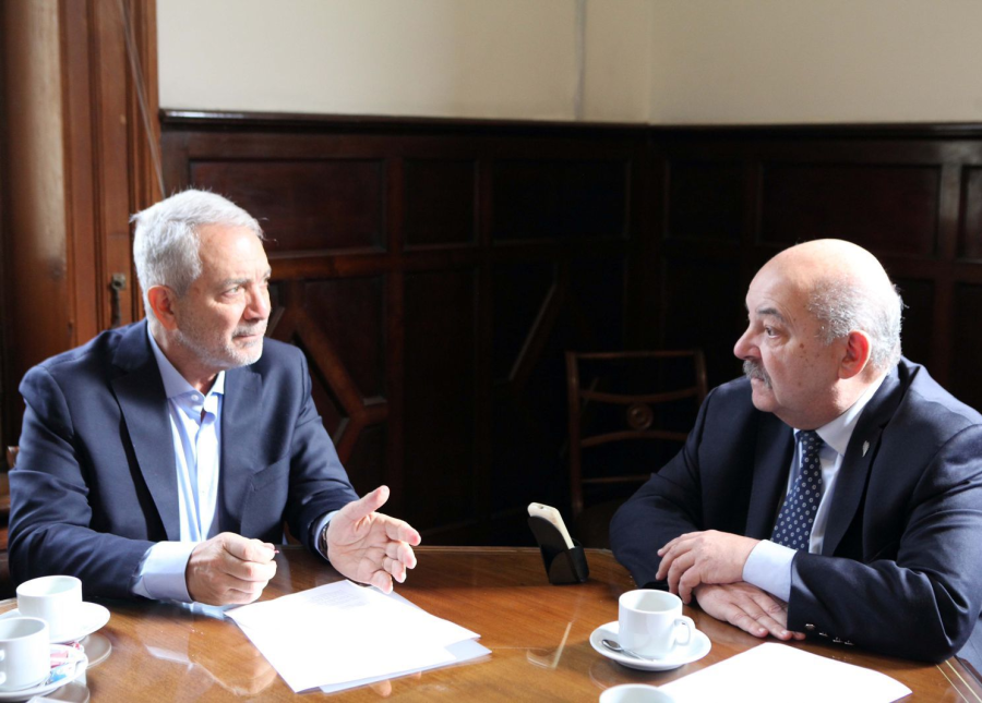 ”Ciudad Estudiantil” con 1.000 viviendas, tren a Los Hornos y Polo Tecnológico: el acuerdo sellado entre Alak y Tauber