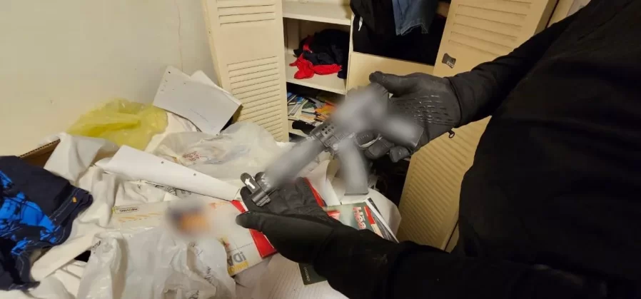 Un adolescente contó su intención de realizar un tiroteo escolar y la FBI emitió una alerta: Encontraron armas y un plan