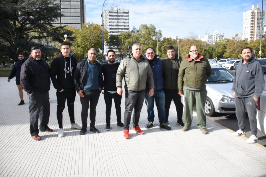Remiseros platenses apuntaron contra las plataformas de transporte: ”Han crecido de manera abismal; no damos más”