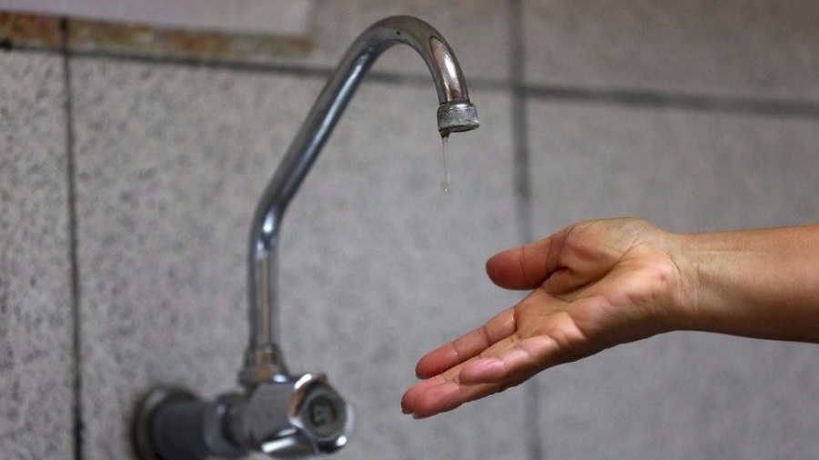 Vecinos de Barrio Norte aseguran que están ”casi sin agua” en plena ola de calor
