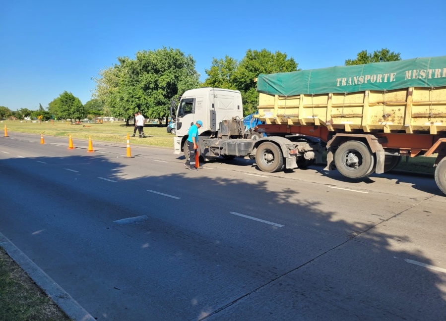 Flojos de papeles: controlaron transporte de carga en avenida 72 y hallaron irregularidades en seis casos