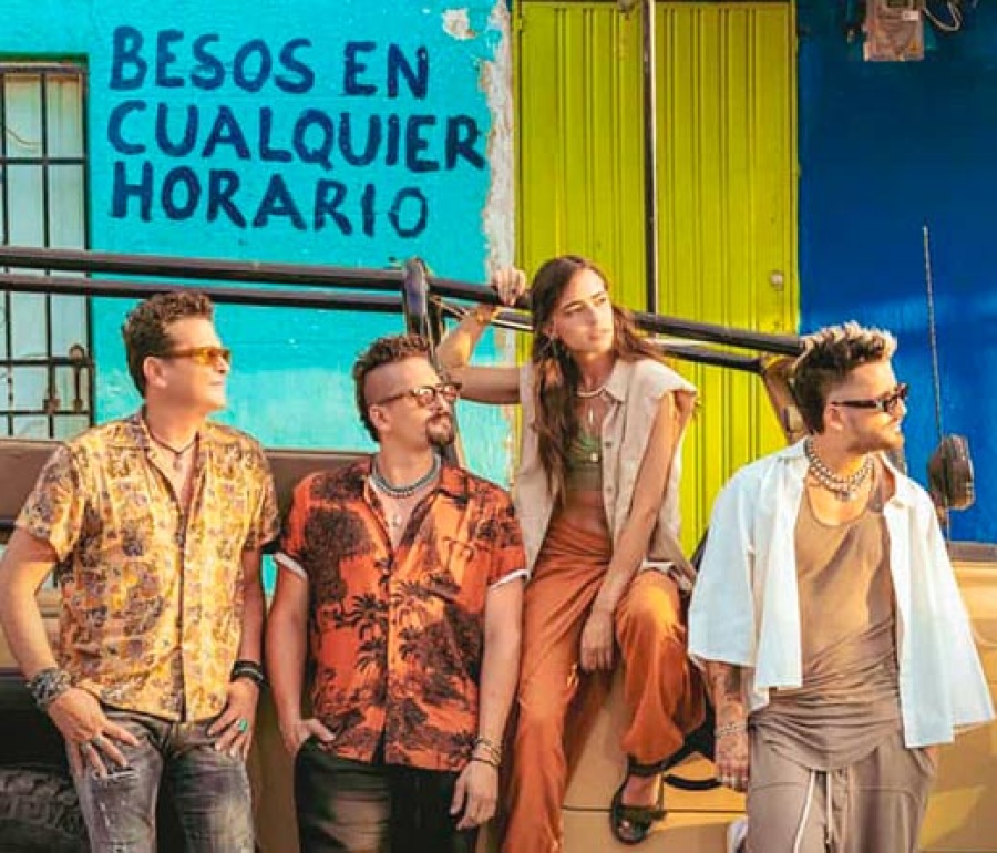 Carlos Vives, Mau y Ricky y Lucy Vives lanzan ”Besos en cualquier horario”