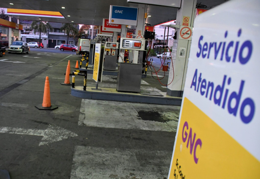 Escasez de GNC en La Plata: creció la demanda por las bajas temperaturas y los taxistas tienen prioridad en las estaciones