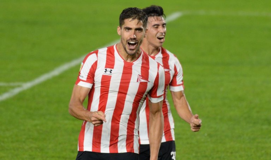 Estudiantes abre el campeonato esta noche en Junín