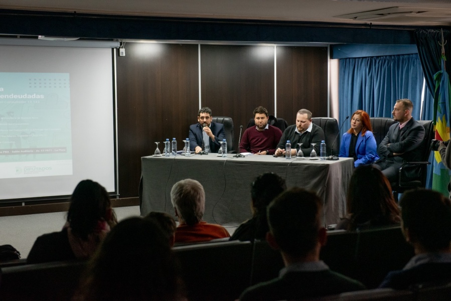 Presentaron un proyecto que beneficiaría a las familias sobreendeudadas de La Plata: el Estado actuaría como árbitro