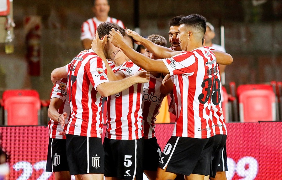 La insólita situación que vivió un jugador de Estudiantes antes de debutar 