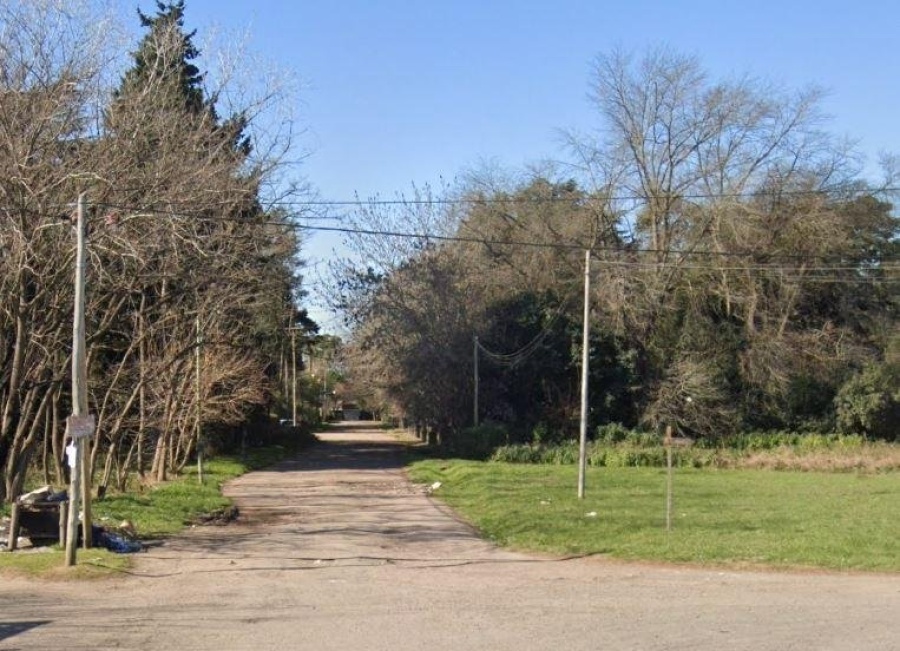 Entraron a las patadas a la casa de un artesano en La Plata y lo amenazaron para que entregue dólares