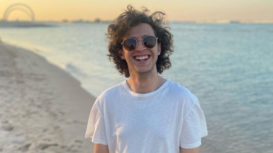 En medio de la guerra de los streaming el Trinche soltó un chiste al tragar detergente en vivo