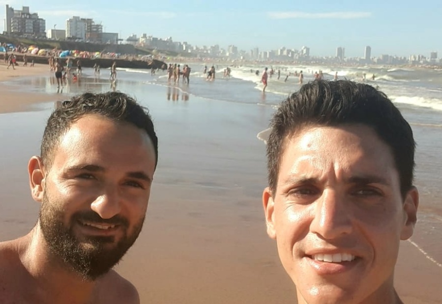 Eran amigos del Normal 3, callejeaban, la vida los separó y a 400 kilómetros de distancia quieren romperla: ”Somos piojitos”