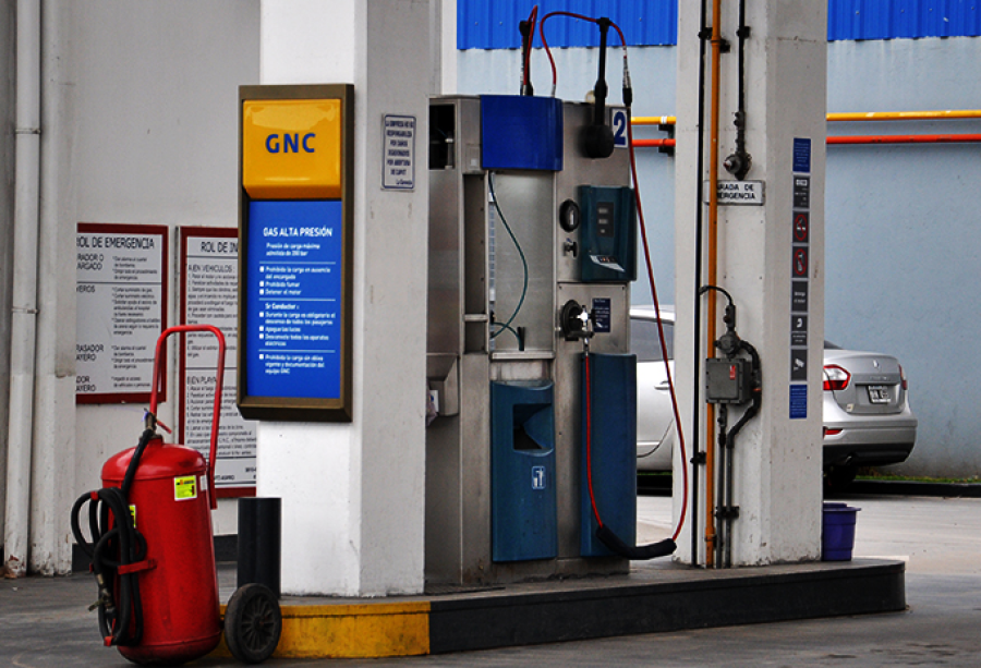 Limitaron fuertemente la venta de GNC en las estaciones de servicio de La Plata por la llegada del frío