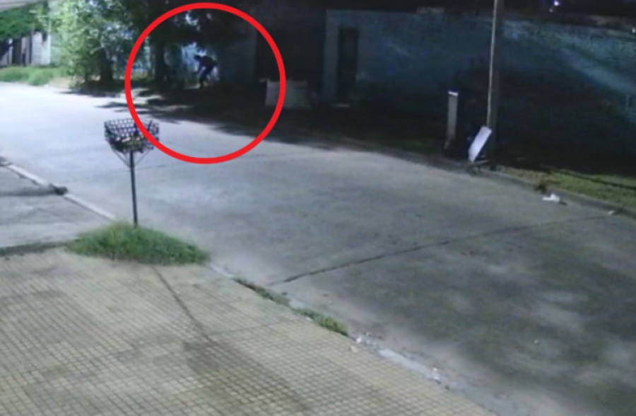 Quiso robar en un centro de Fomento de Ponsati con dos menores, lo encontraron escondido y pretendió escapar