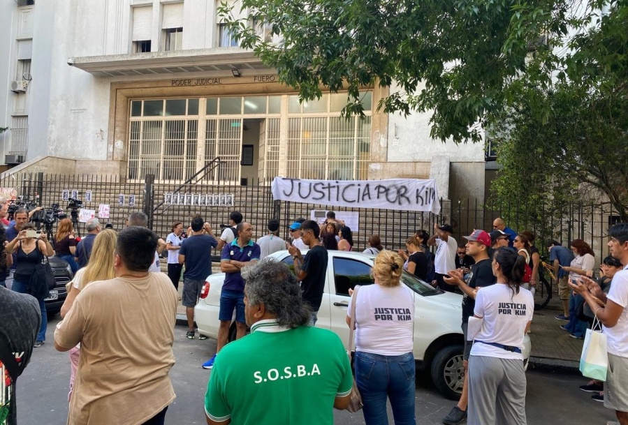 Se realizó una nueva marcha por el crimen de Kim Gómez en La Plata: el pedido crucial de los papás