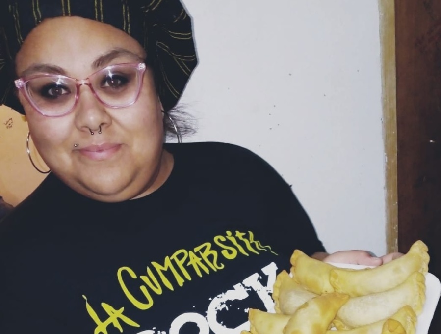 ”Nos dicen que estamos locos…”: estudia Psicología en la UNLP y con una bicicleta deja a los platenses con la boca abierta