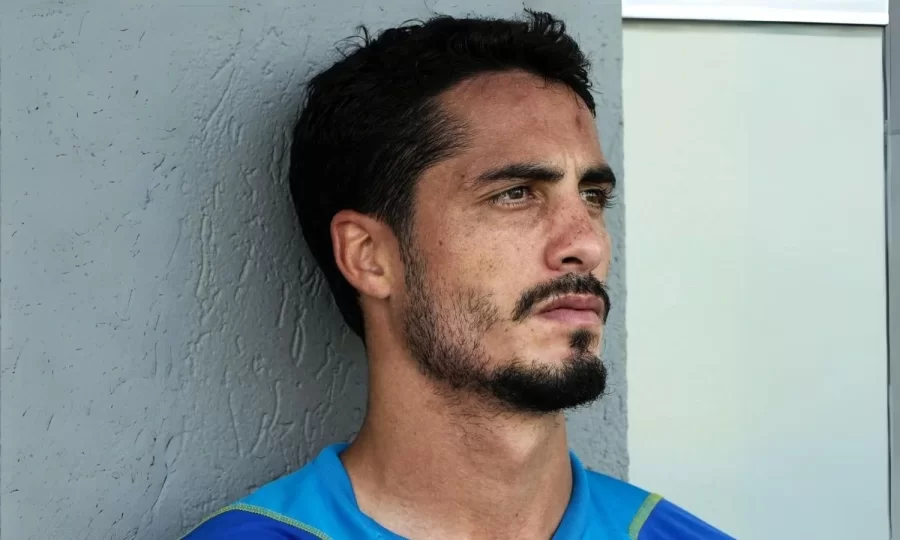 Un futbolista estaría saliendo con la nieta de una diva argentina