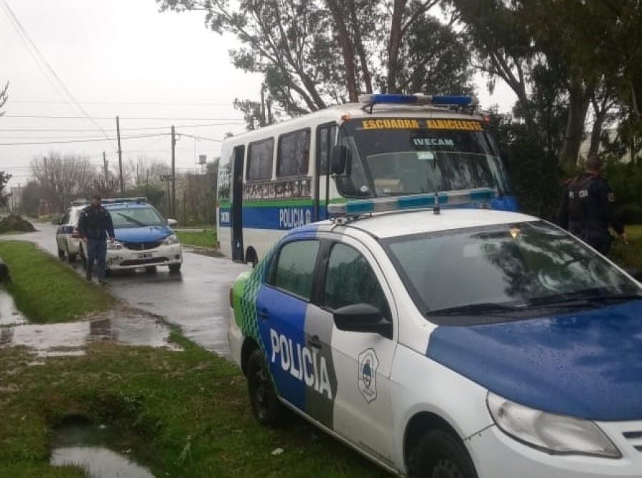 Fue con un amigo a una ”juntada” en Gonnet, otros tres chicos la emborracharon y abusaron de ella
