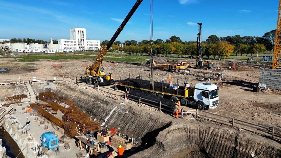 Kicillof impulsa un Plan Hídrico que garantizará el agua potable en el Gran La Plata