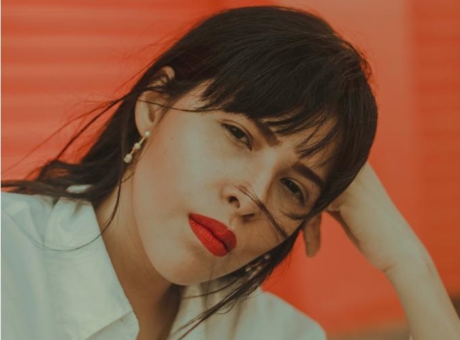 ”Me sentí como Shakira...”: una colombiana recorrió los basureros en 27 y 65 a puro llanto por una ”caja mágica” muy especial