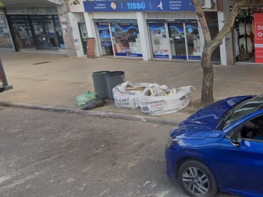 Robaron, amenazaron y encerraron a empleadas de un local de Calle 12