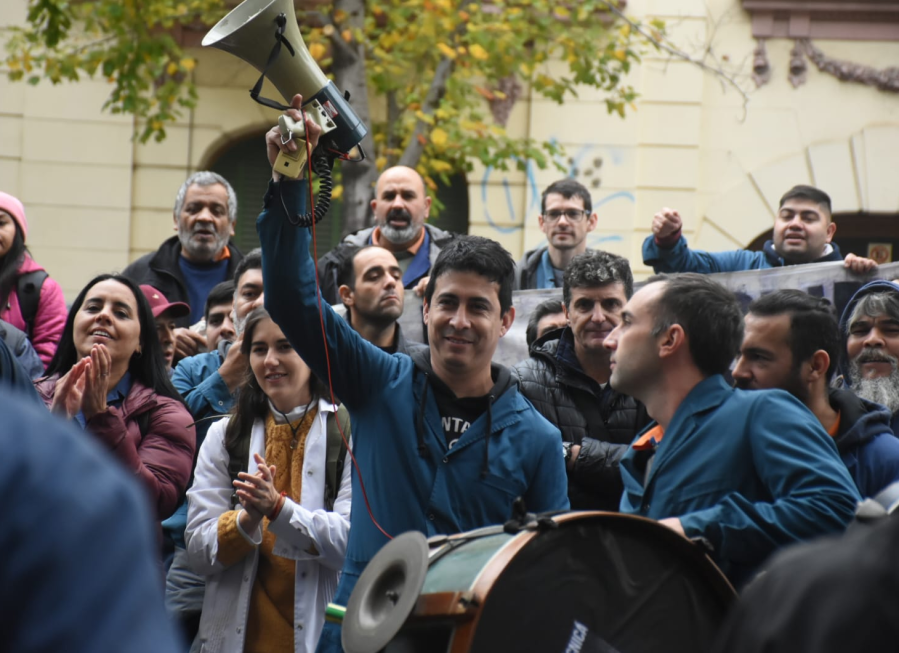 Ruidosa protesta de docentes de Escuelas Técnicas en La Plata: ”No queremos perder la estabilidad del módulo provisional”