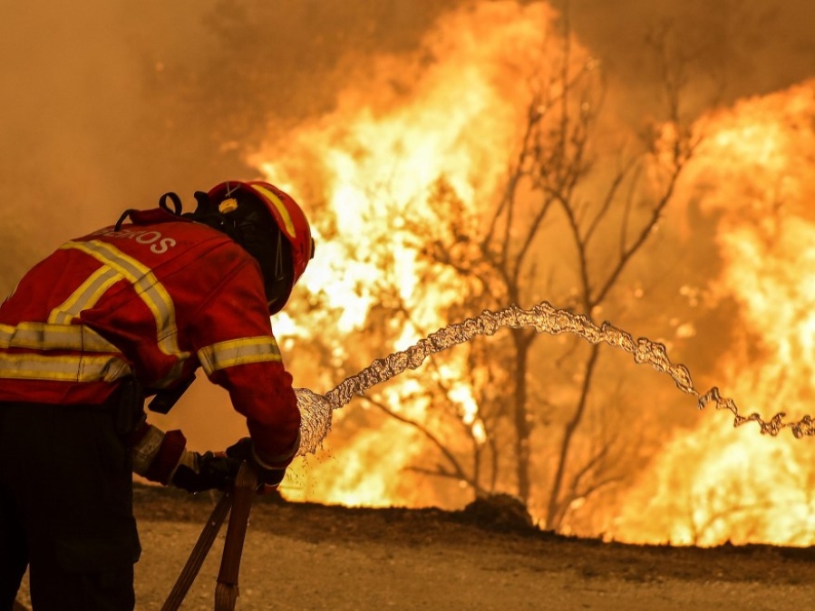 Siguen los incendios en Europa y la ola de calor no cesa