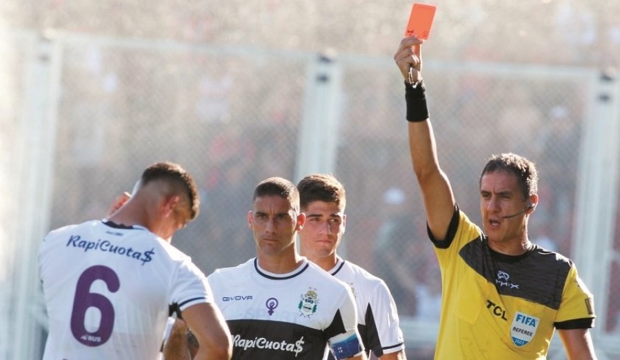 Un futbolista de Gimnasia quedó marginado y emitió un llamativo mensaje