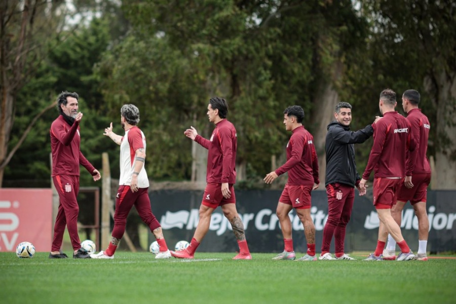 Estudiantes ya piensa en el clásico: ¿Cuáles serán las bajas, a quién le prenden velas y qué futbolista debe cuidarse?