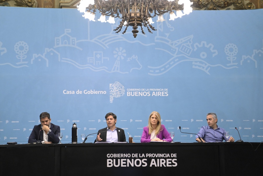 Kicillof anunció que la Provincia de Buenos Aires podría controlar Aerolíneas Argentinas para evitar su desguace