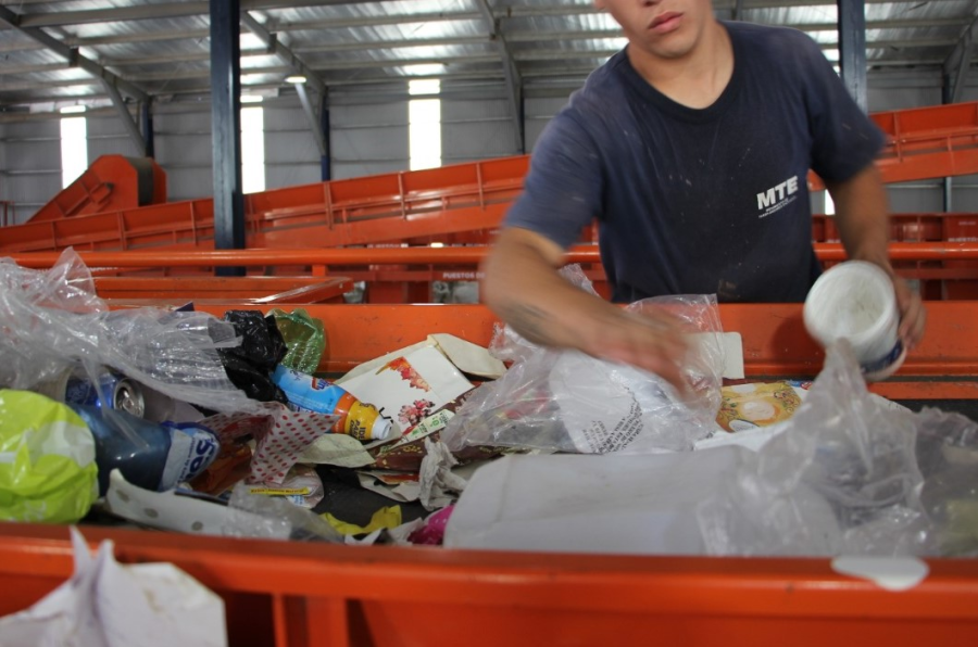 Se promulgó una medida clave en La Plata para que los bancos, shoppings, bancos, hoteles e industrias ”planifiquen” su basura