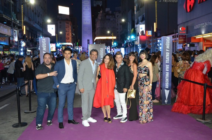 Elencos de Mar del Plata presentaron su temporada en calle Corrientes