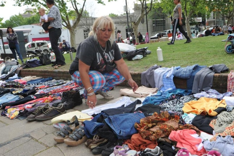 Un proyecto busca microcréditos municipales en La Plata para la Economía Popular: apuntan a feriantes y jóvenes