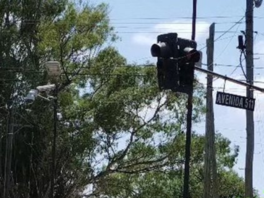 Reclaman por la reparación de un semáforo en 31 y 511