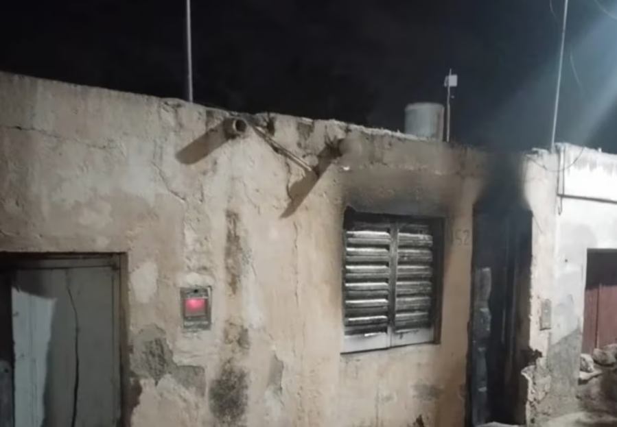 Una nena de 7 años está en grave estado tras explotar la batería de su celular