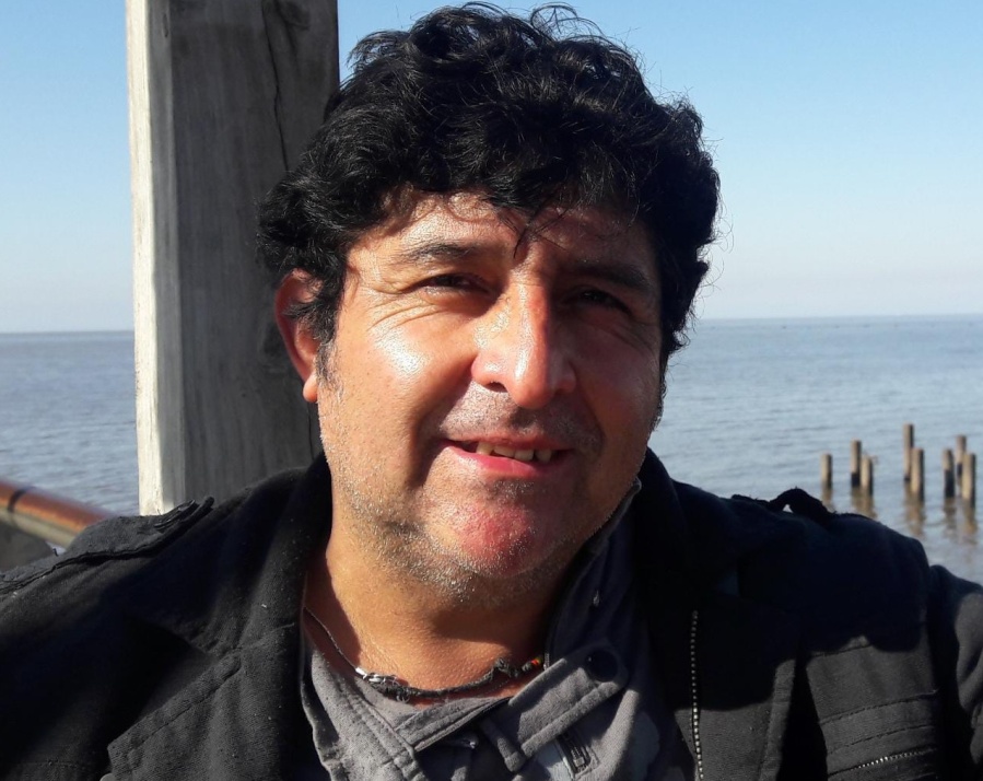 ”Es urgente, le arrebataron una parte suya”: su papá vivió en La Plata, le gustaba la noche y no lo ve desde los 4 años