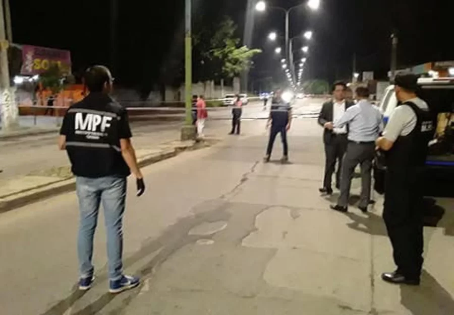 Delincuentes se disfrazaron de repartidores e intentaron robarle a un policía