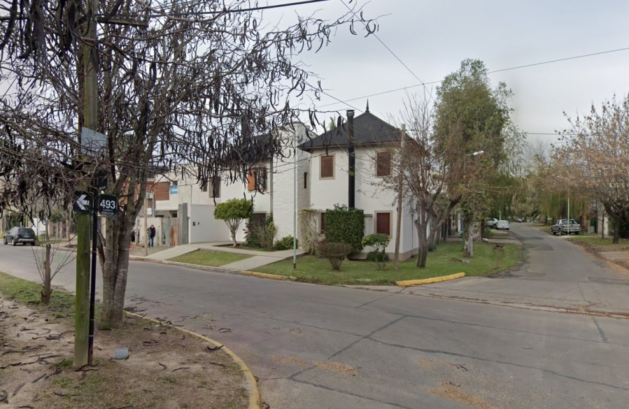 Una bicicleta, herramientas y hasta la ropa: delincuentes entraron a una casa de La Plata y se llevaron de todo