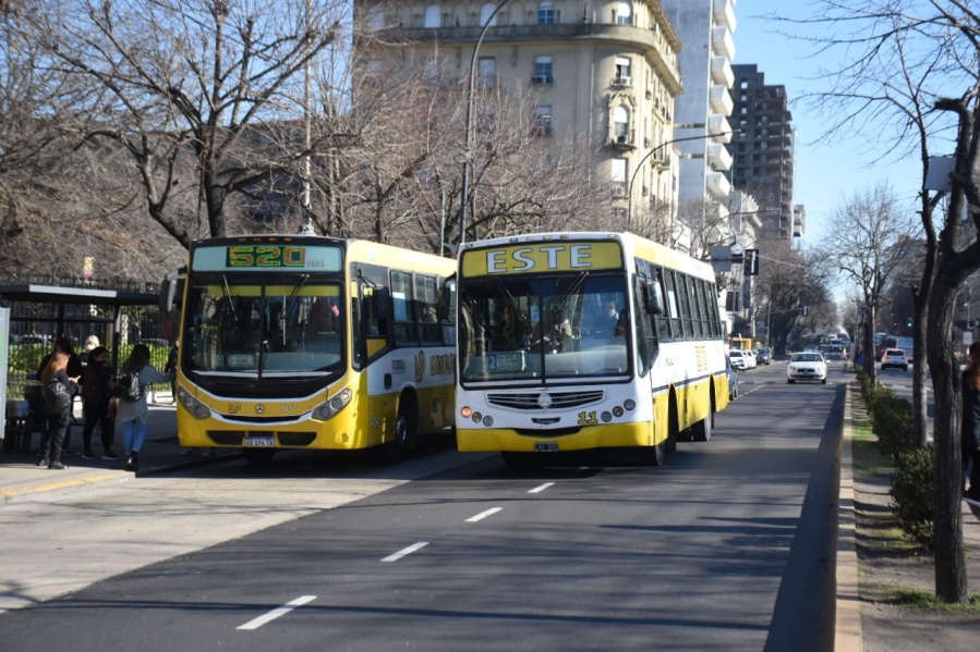El equipo de Garro trabaja a contrarreloj para tener los pliegos de la reforma del Transporte Público antes de fin de año