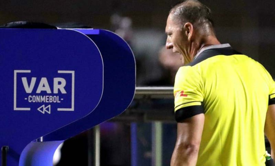 Quedaron definidos los árbitros para el debut del VAR en Argentina