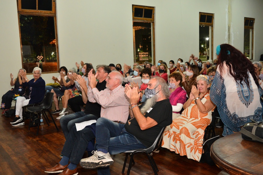 ”Cuentos bajo la luz de la luna”: el ciclo que termina en La Plata este jueves con eje en la Memoria, Verdad y Justicia