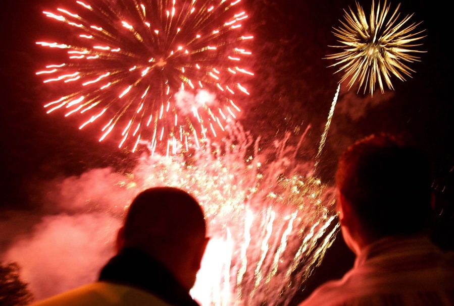 Pirotecnia Cero: habrá una fuerte campaña oficial en La Plata para concientizar sobre sus efectos negativos