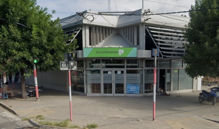 Usaron a sus hijos como pantalla, le tendieron una trampa a un taxista y lo amenazaron con un cuchillo en Los Hornos