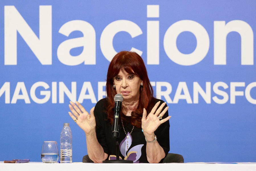 Cristina Kirchner cargó contra Milei y Caputo por los 20 mil millones del FMI: ”Te los vas a fumar de acá a las elecciones”