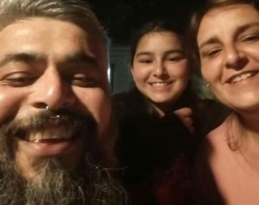 Se conocieron en el 2001, son de Berisso y el amor tocó la puerta hace 4 años: ”Por el calor tenemos que buscar opciones”