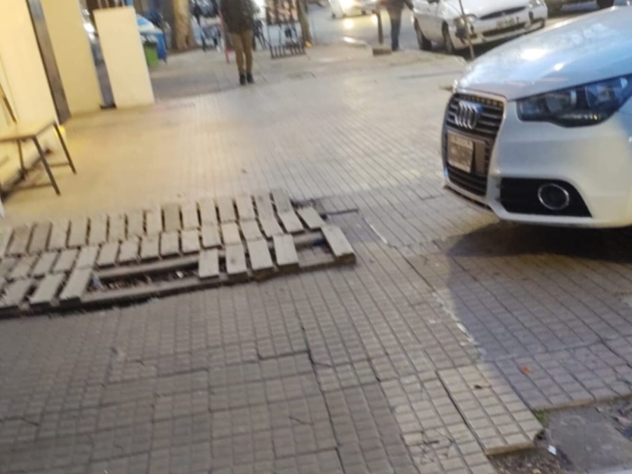 En diagonal 77 y 44 denuncian un agujero sin tapar