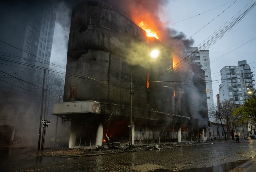 El depósito ilegal que se incendió en La Plata ya tiene fecha de demolición