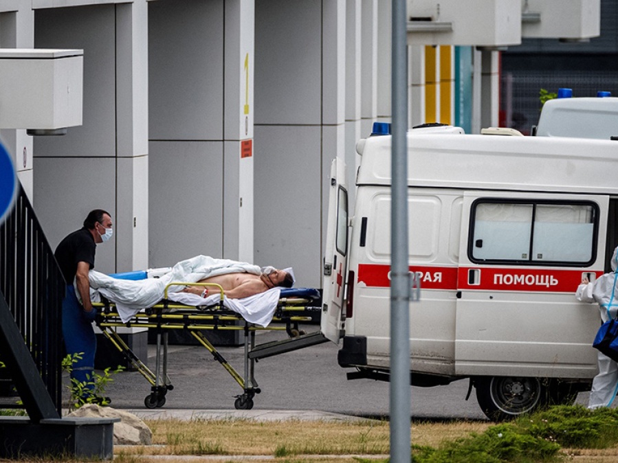 La variante Delta causó en Rusia un nuevo récord de muertes diarias por COVID-19