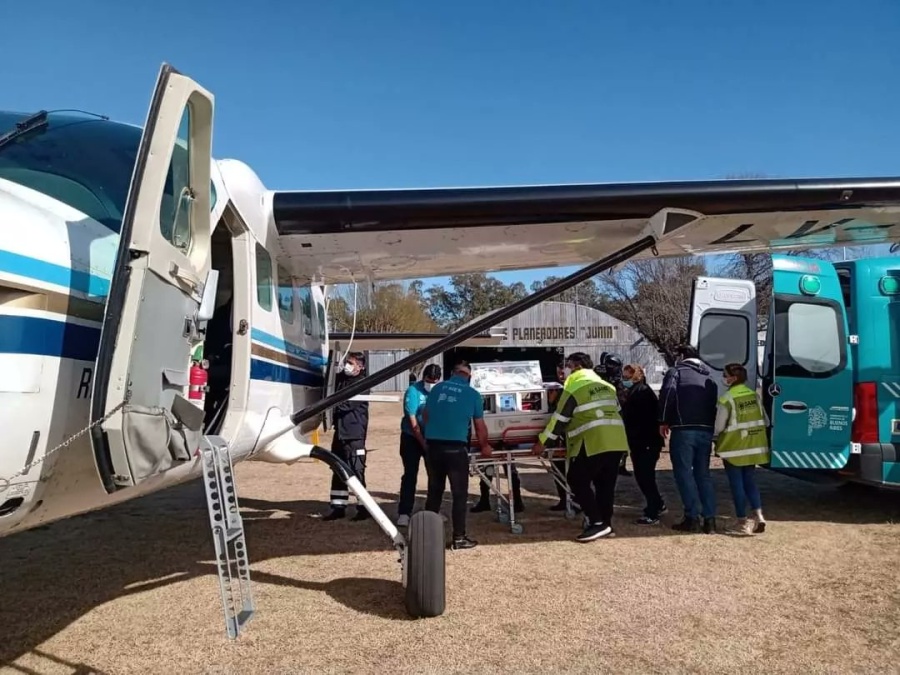 Trasladaron de urgencia a un bebe de 34 semanas con atresia esofágica al Hospital de Niños