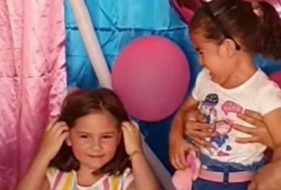 Se cumplen dos años del meme que se hizo viral de las niñas soplando velitas: así están ahora