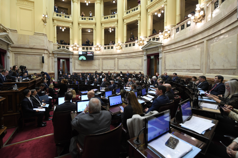 El Gobierno excluyó a Aerolíneas Argentinas, el Correo Argentino y los medios públicos de poder ser privatizados