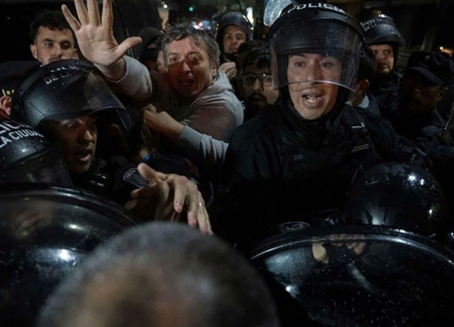 Denunciaron judicialmente a Larreta por la represión y por violar la Ley de Inteligencia